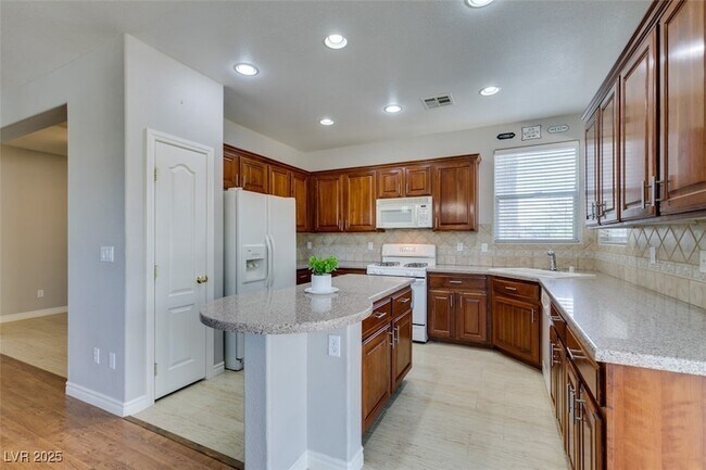 Building Photo - 9005 Semillon St