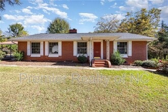 Building Photo - 412 S Main St