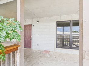 Building Photo - Upstairs 2/1 Unit Now Available