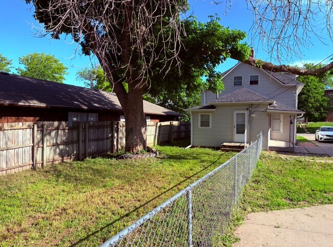 Building Photo - COMING SOON - Traditional 3BD/2BA Home w/ ...