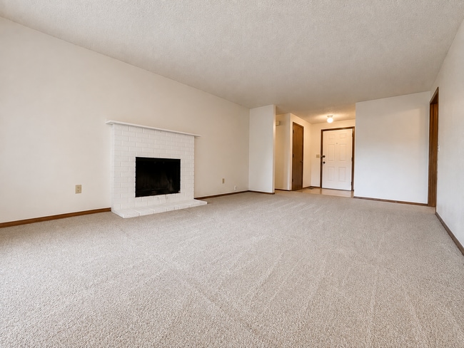 Building Photo - 21318 SE Alder Ct