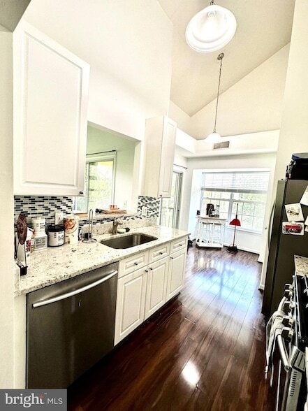 Building Photo - 5958 Founders Hill Dr