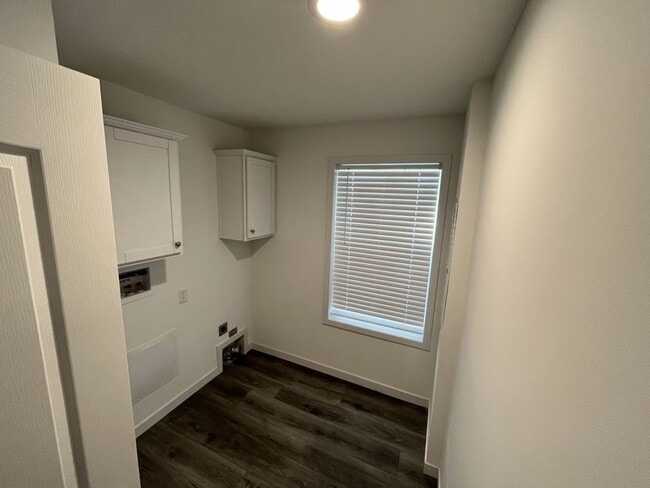 Building Photo - 5100 W Augusta Blvd