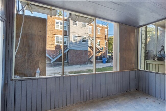 Building Photo - 4713 3rd Pl NW