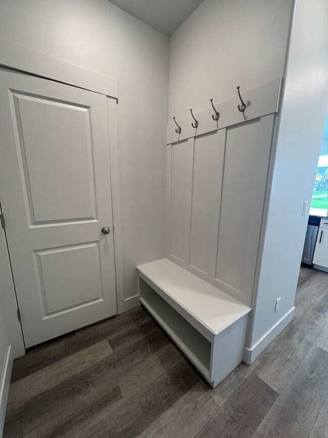Building Photo - Beautiful 3 Bed, 2.5 Bath Townhome in Summerfield Subdivision | $1,995/month