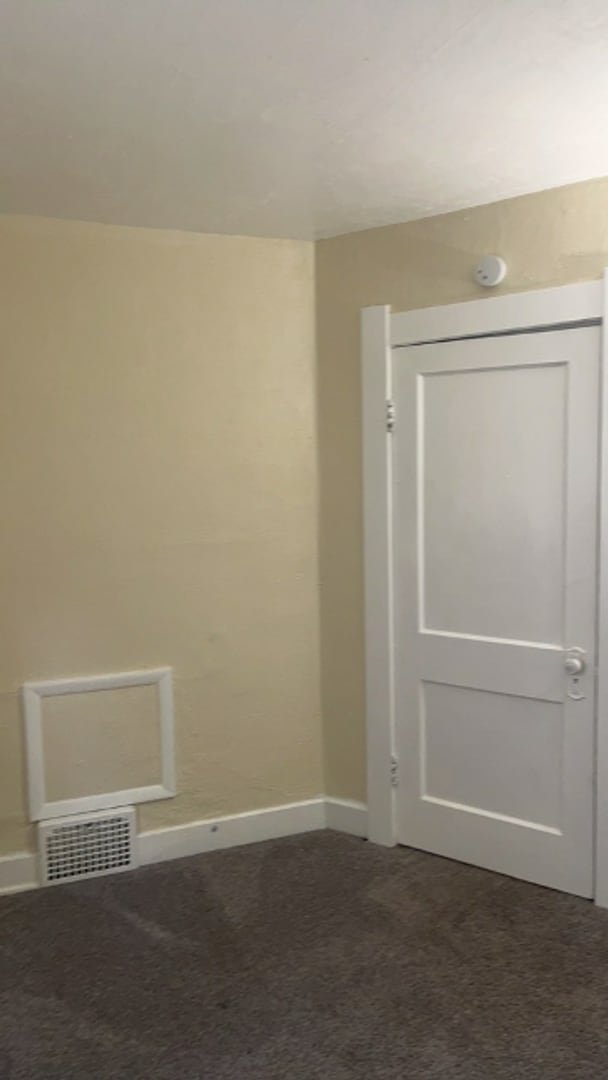 Building Photo - 3 bedroom 1 bath