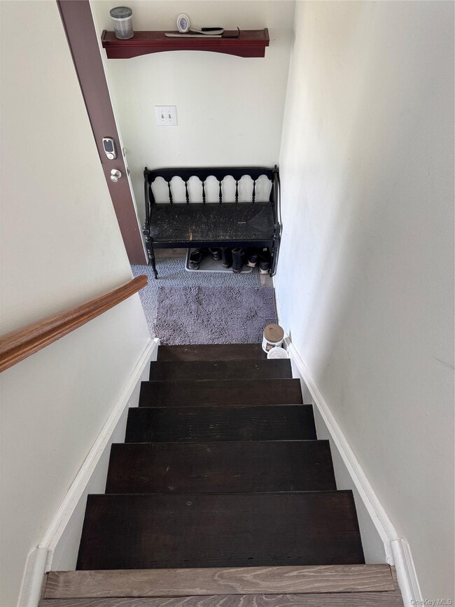 Building Photo - 17 The Knolls