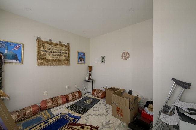 Building Photo - Luxurious Single Family Home in Emerald Farm