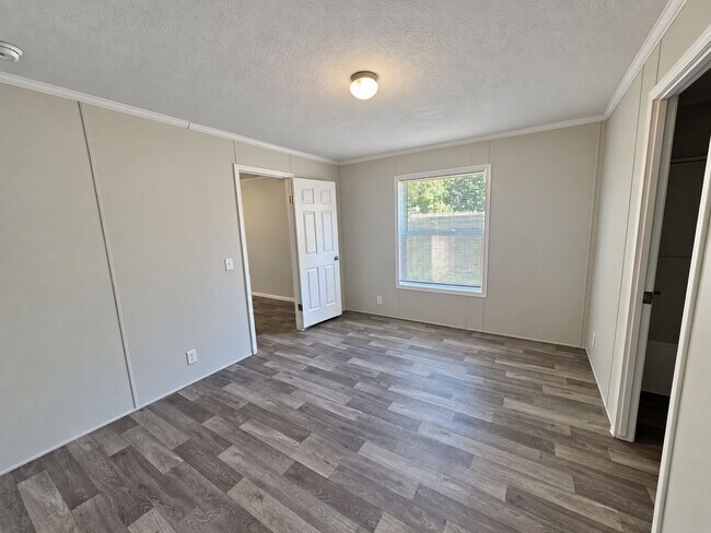Building Photo - 16 Cardinal Hill Dr