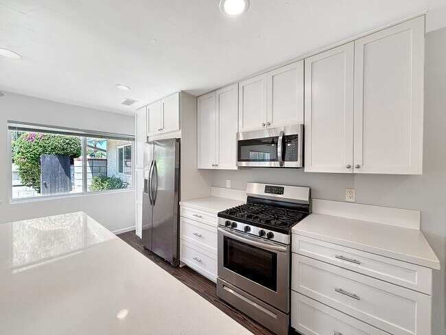 Building Photo - Beautiful 4BD/3BA House in Clairemont W/ A...