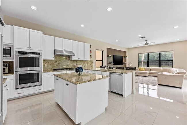 Building Photo - 9571 Eden Roc Ct