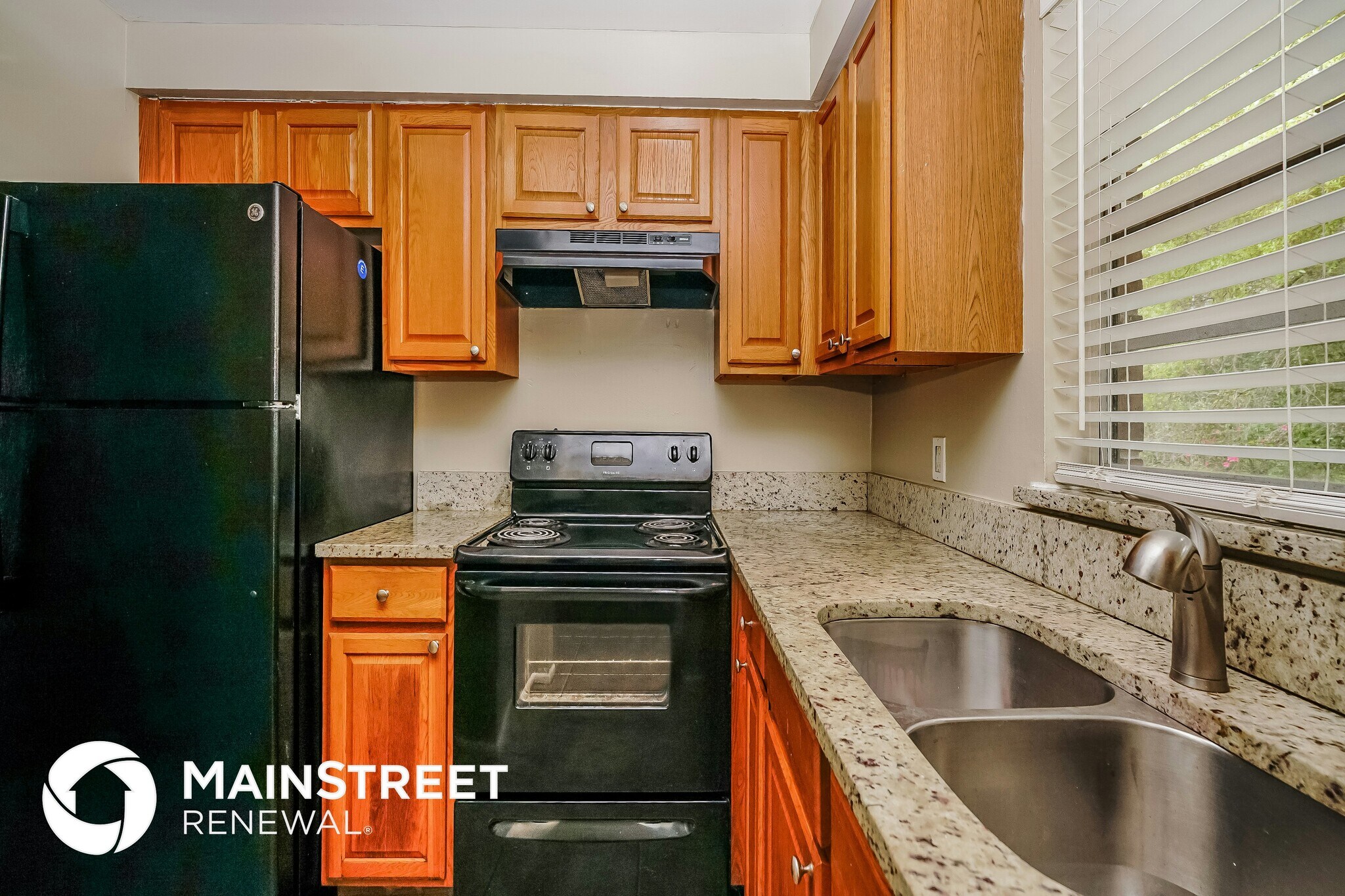 Building Photo - 737 S Stone St