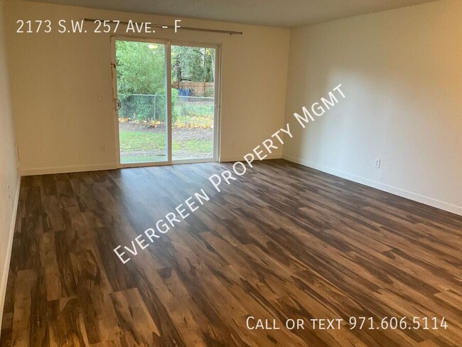 Building Photo - Beautiful 2 BR x 1.5 BA Apartment | Conven...