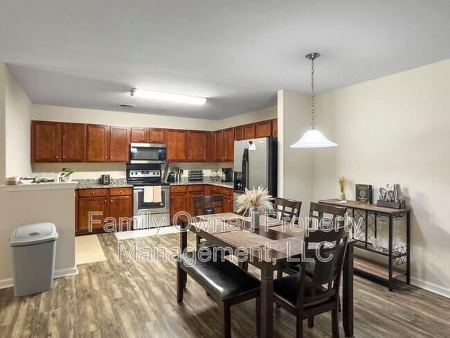 Building Photo - 204 Wildberry Ln
