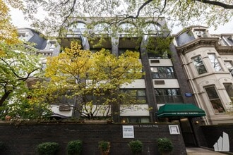 Building Photo - 1447 N Dearborn St