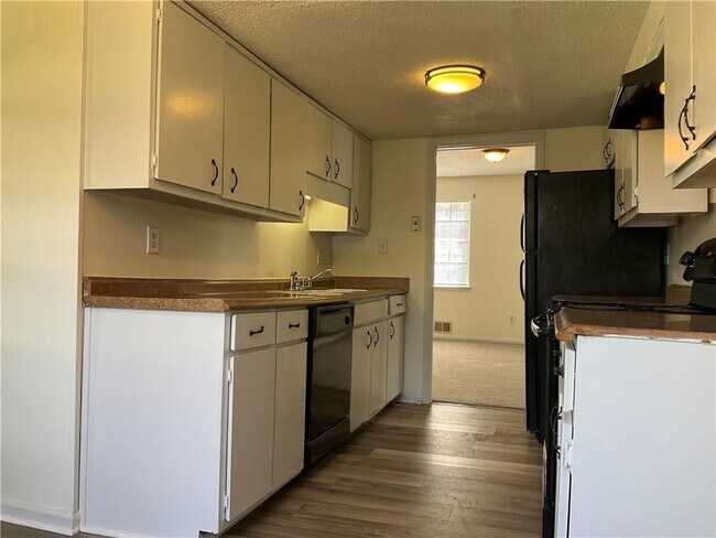 Building Photo - 6354 Shannon Pkwy