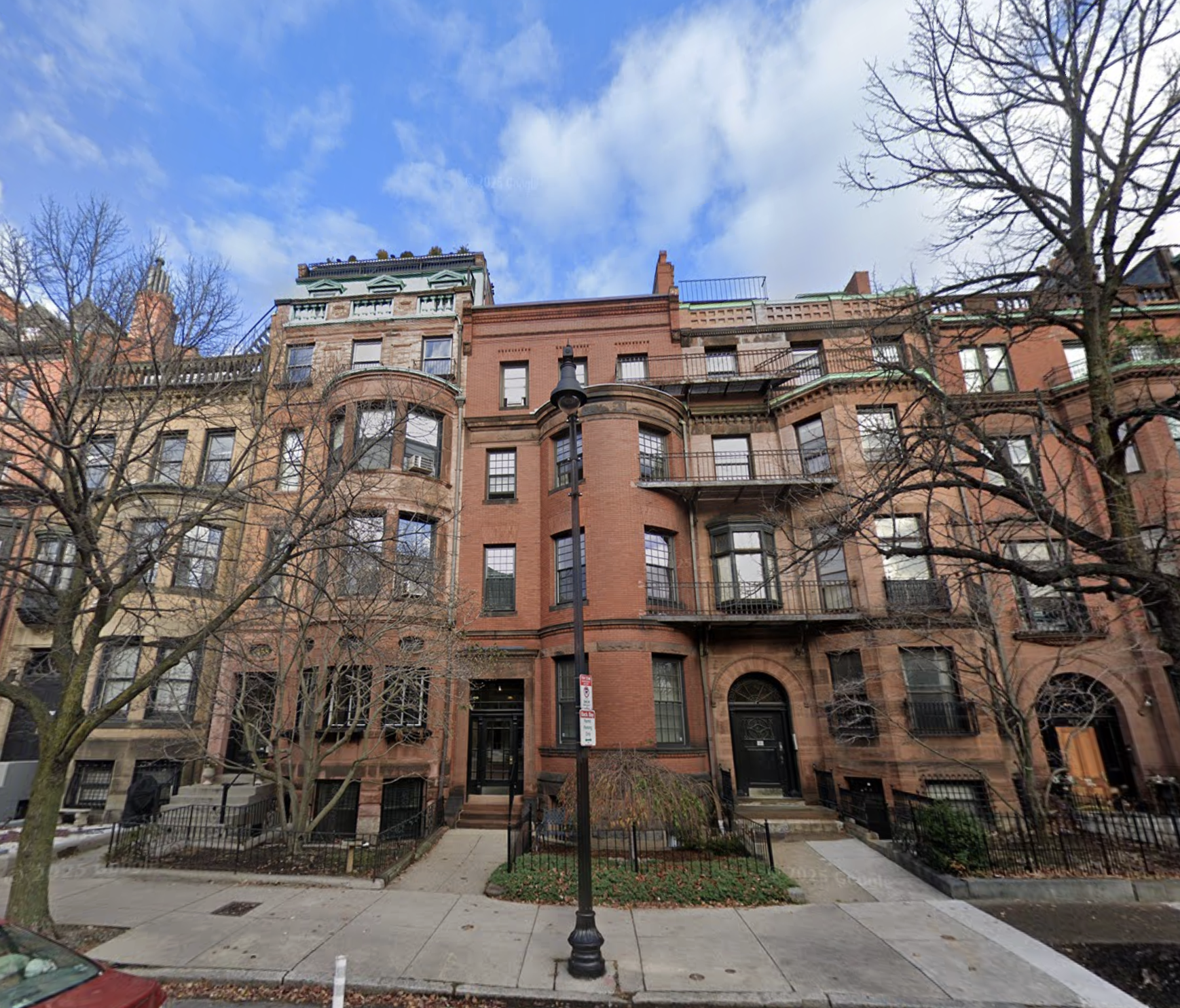 Building Photo - 456 Beacon St