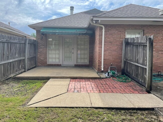 Building Photo - 1830 Young Farm Rd