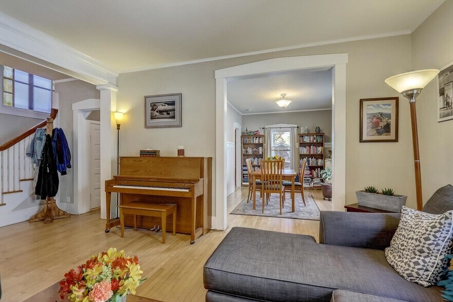 Building Photo - 2114 E Edgewood Ave