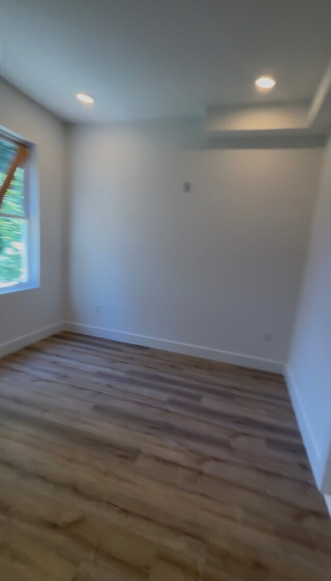 Building Photo - 869 N 43rd St