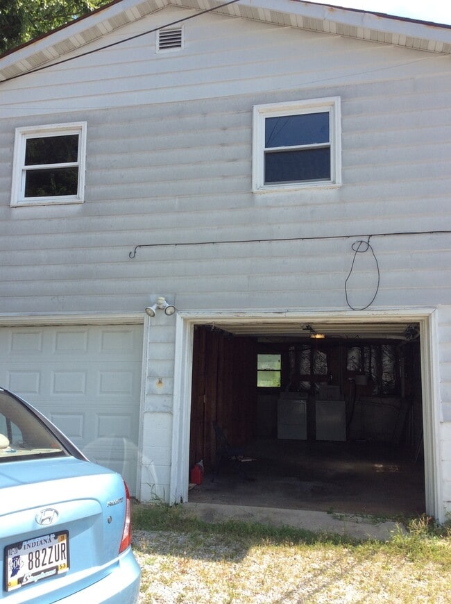 Building Photo - Available August 18th, 2026!