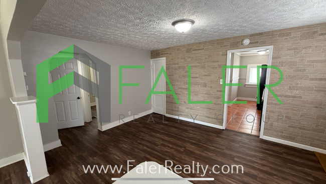 Building Photo - Charming 2-Bedroom Home