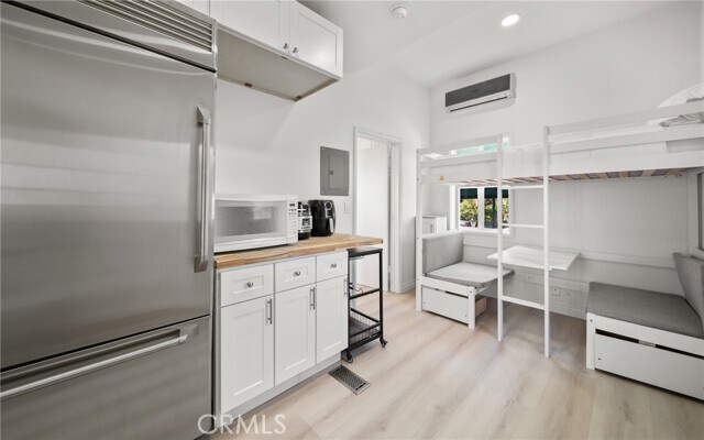 Building Photo - 7930 Vulcan Dr