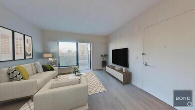 Building Photo - 2 bedroom in NEW YORK NY 10028