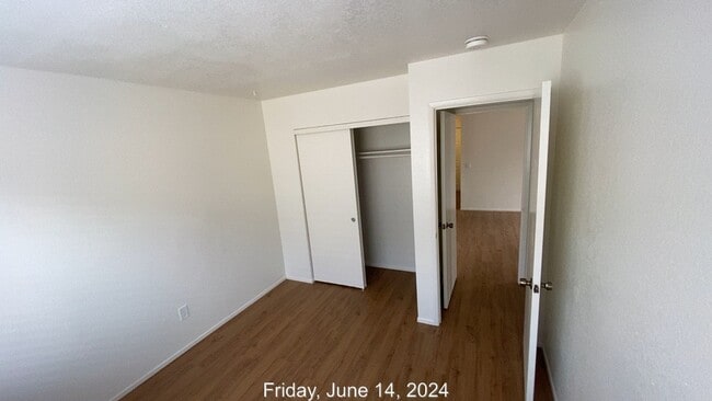 Building Photo - 2 Bed/1.5 Bath Updated Condo Near SMART/Hwy 101/Raleys Shopping Plaza/Washer-Dryer in Unit