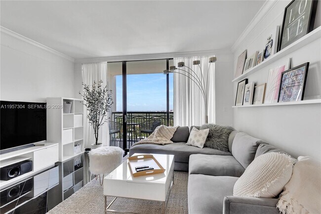 Building Photo - 3350 SW 27th Ave