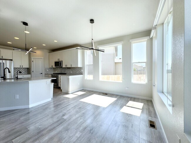 Building Photo - 9344 Beaver Brook Dr