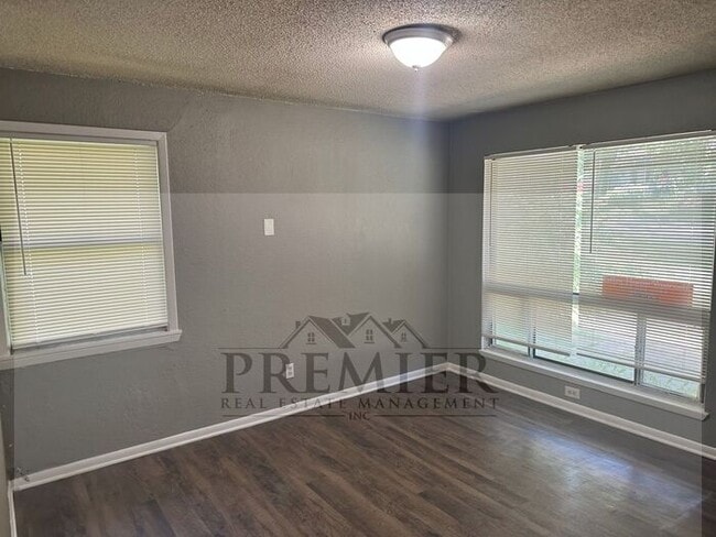 Building Photo - 6205 E 152nd Ter #A, Grandview, MO 64030 2...