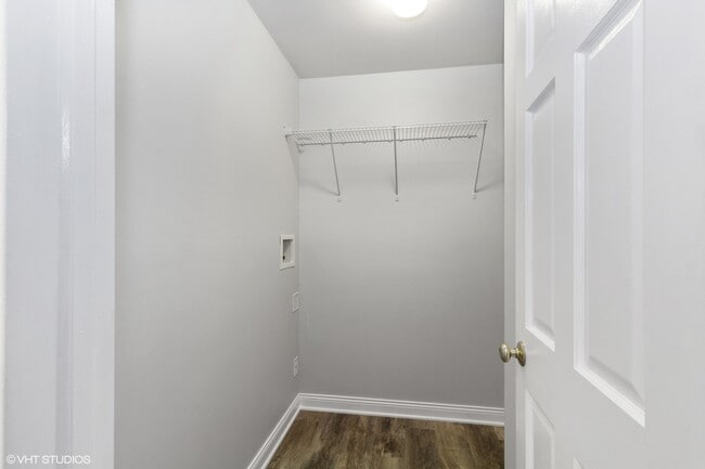 Building Photo - 1295 N Sterling Ave