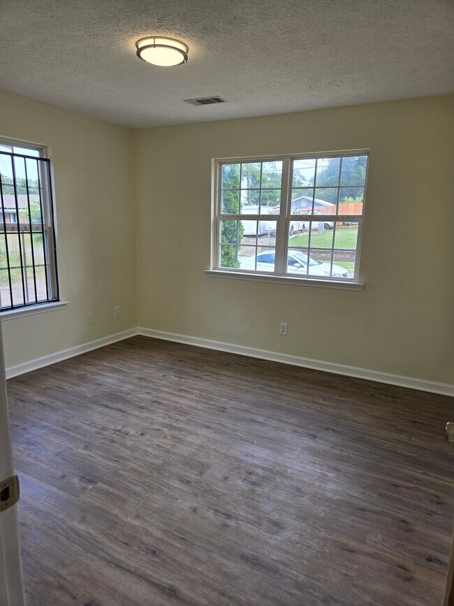 Building Photo - 4012TR
