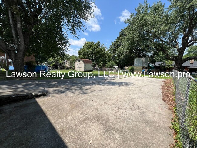 Building Photo - Spacious Ranch in North Lakes