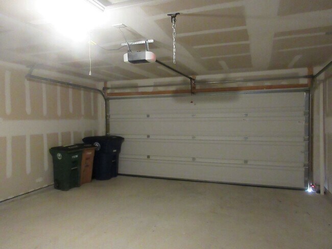 Building Photo - Home in Pioneer Crossing