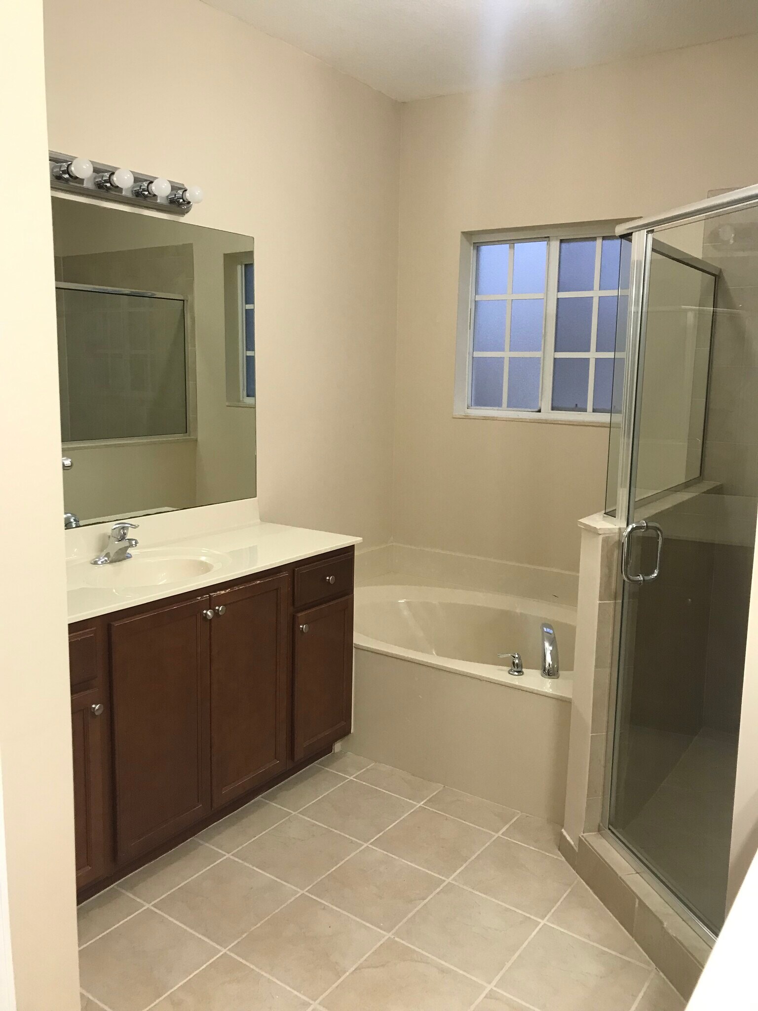 Building Photo - 3236 NW 31st Ter