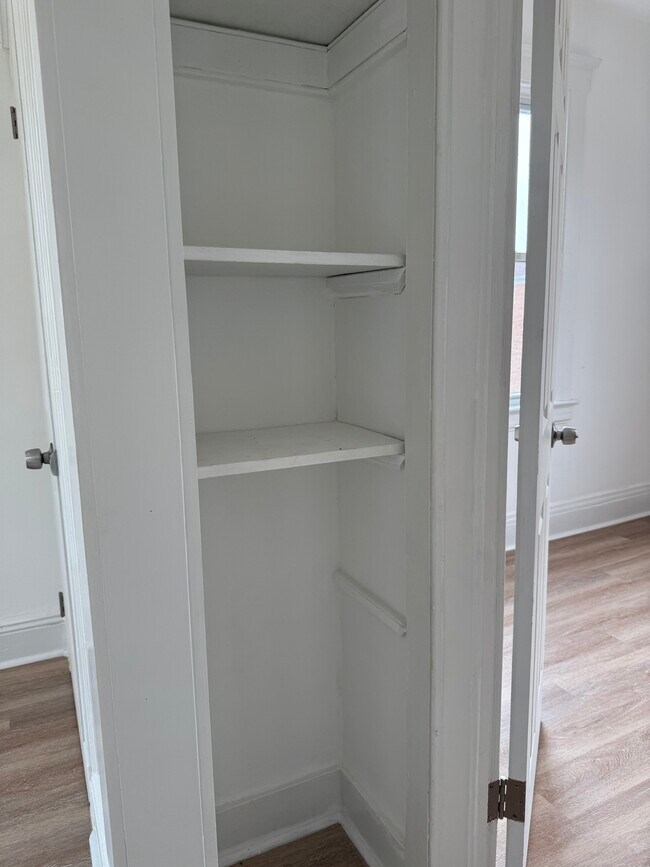 Building Photo - 342 E Westfield Ave