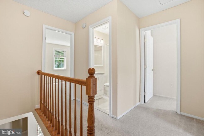 Building Photo - 2391 Hunters Square Ct