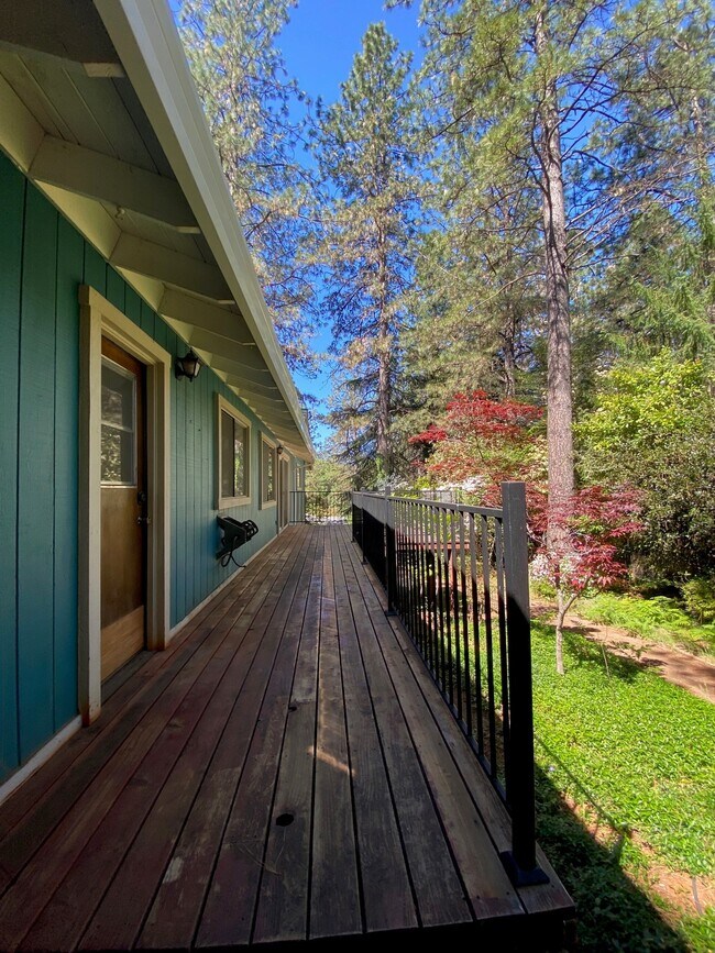 Building Photo - 10959 Alta Sierra Dr