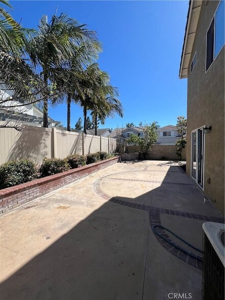 Building Photo - 557 Summerfield Way