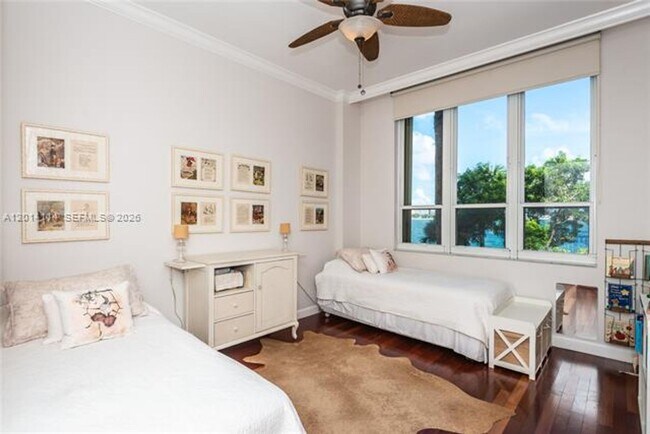 Building Photo - 888 Brickell Key Dr