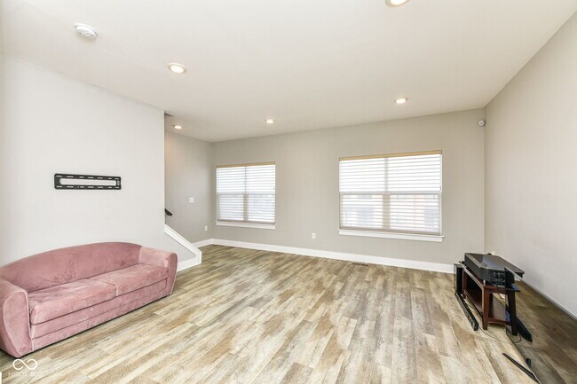 Building Photo - 2579 Filson St