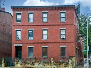 Building Photo - 76 Fairmont St