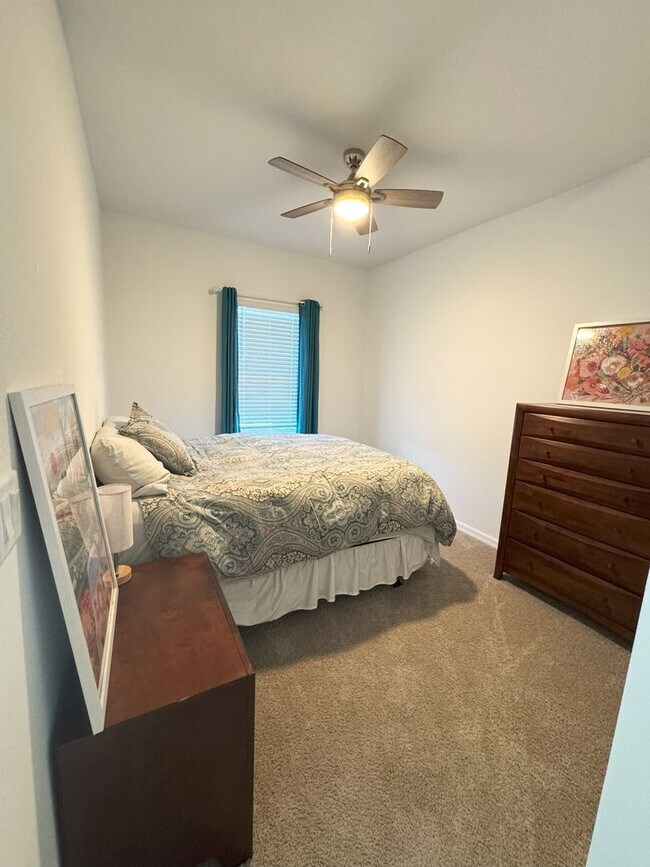 Building Photo - 3 BR/  2.5 BA  Townhome - ANNIES WALK