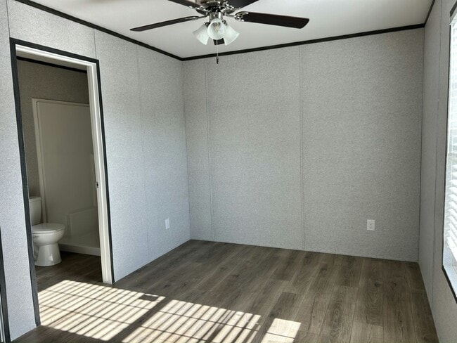 Building Photo - 5537 Our Ln