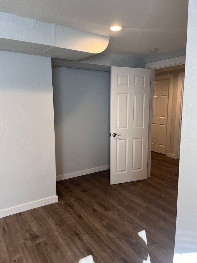 Building Photo - 5622 35th Ave E