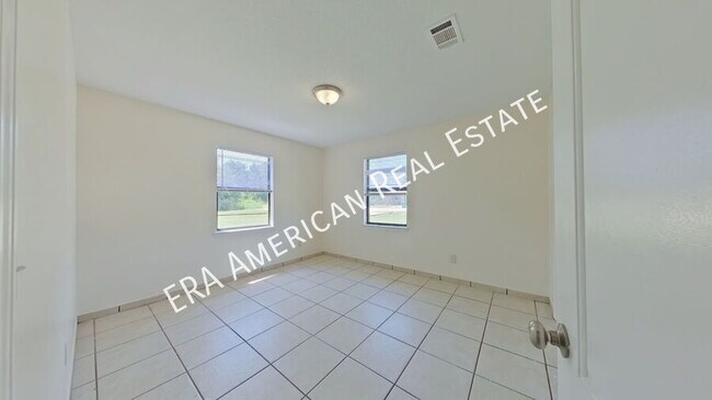 Building Photo - 108 Twin Trees Dr