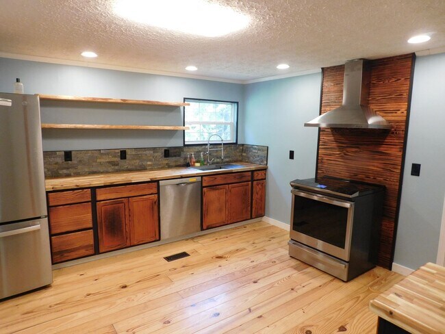 Building Photo - 900 Loftin Farm Rd