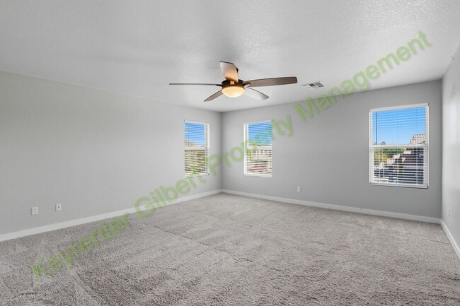 Building Photo - 5 bed / 2.5 bath Home in the San Tan Heigh...